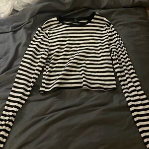Black and white striped long sleeve crop top